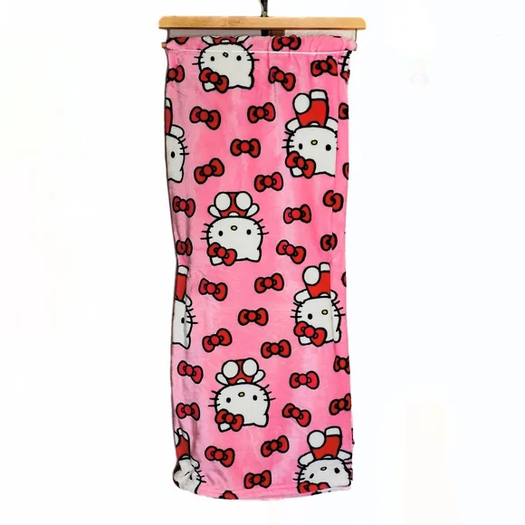 Authentic Hello Kitty Pink Plush Throw Blanket 60x70 Sanrio Soft Cozy Kawaii NEW - Picture 3 of 7